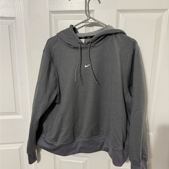 Nike Therma-Fit Gray Sweatshirt - Picture 1 of 3